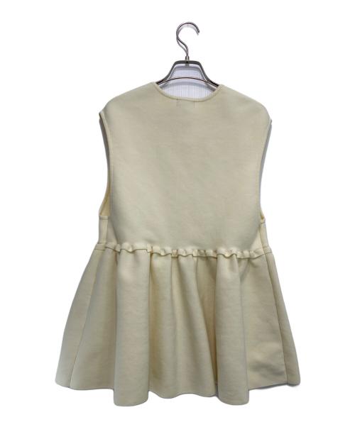 SHIPS（シップス）SHIPS (シップス) フロント ジップ フリル デザイン ペプラム ジレ アイボリー サイズ:one-sizeの古着・服飾アイテム
