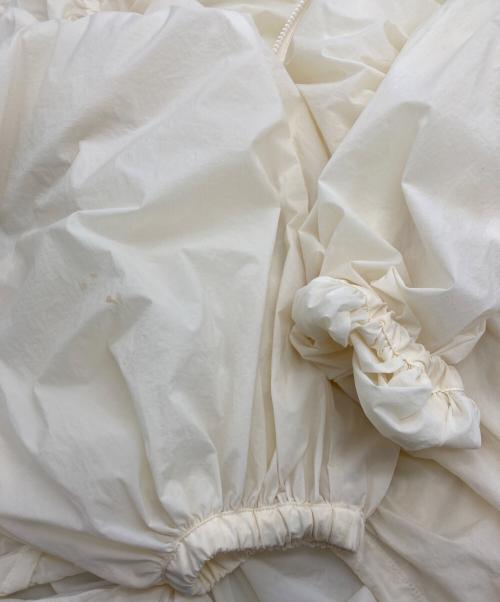 emmi atelier（エミアトリエ）emmi atelier (エミアトリエ) ギャザーナイロンブルゾン アイボリー サイズ:Fの古着・服飾アイテム