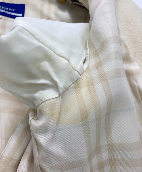 BURBERRY BLUE LABEL（バーバリーロンドンブルーレーベル）BURBERRY BLUE LABEL (バーバリーロンドンブルーレーベル) ハーフコート アイボリー サイズ:38の古着・服飾アイテム