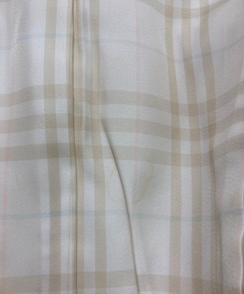 BURBERRY BLUE LABEL（バーバリーロンドンブルーレーベル）BURBERRY BLUE LABEL (バーバリーロンドンブルーレーベル) ハーフコート アイボリー サイズ:38の古着・服飾アイテム