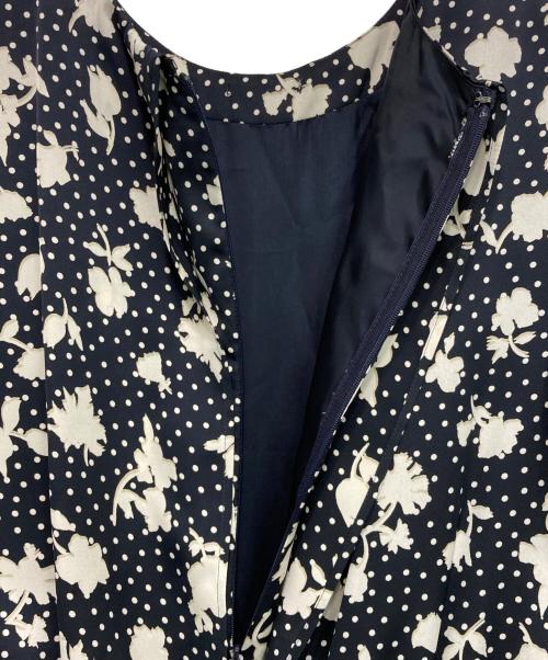 ANAYI（アナイ）ANAYI (アナイ) シャドーフラワープリントプリーツワンピース ネイビー サイズ:38の古着・服飾アイテム