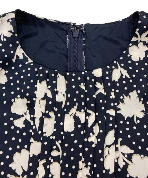 ANAYI（アナイ）ANAYI (アナイ) シャドーフラワープリントプリーツワンピース ネイビー サイズ:38の古着・服飾アイテム