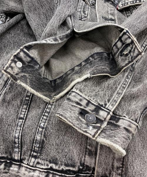 LEVI'S（リーバイス）LEVI'S (リーバイス) RELAXED 4th型 ダメージ加工デニムジャケット グレー サイズ:XLの古着・服飾アイテム