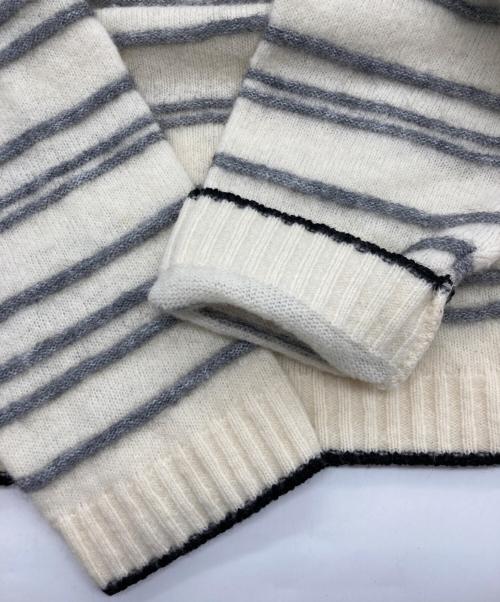 VERSACE CLASSIC（ヴェルサーチクラシック）VERSACE CLASSIC (ヴェルサーチクラシック) ボーダーニット ベージュ サイズ:-の古着・服飾アイテム