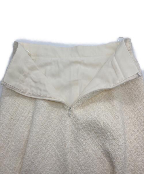 ANAYI（アナイ）ANAYI (アナイ) ファンシーツィードバイヤスフレア スカート ホワイト サイズ:38の古着・服飾アイテム