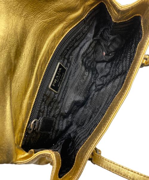 PRADA（プラダ）PRADA (プラダ) ゴールドメタリック ミニハンドバッグ ゴールドの古着・服飾アイテム