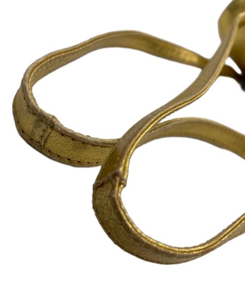 PRADA（プラダ）PRADA (プラダ) ゴールドメタリック ミニハンドバッグ ゴールドの古着・服飾アイテム