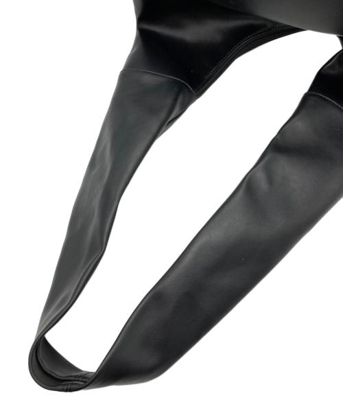 STUDIOUS（ステュディオス）STUDIOUS (ステュディオス) オーバーサイズレザーショルダーバッグ ブラックの古着・服飾アイテム