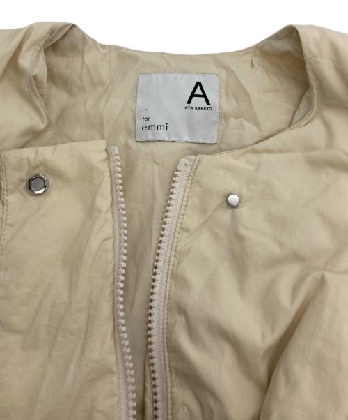 emmi atelier（エミアトリエ）emmi atelier (エミアトリエ) 金子綾 ECOマルチウェイダウン ベージュ サイズ:1の古着・服飾アイテム