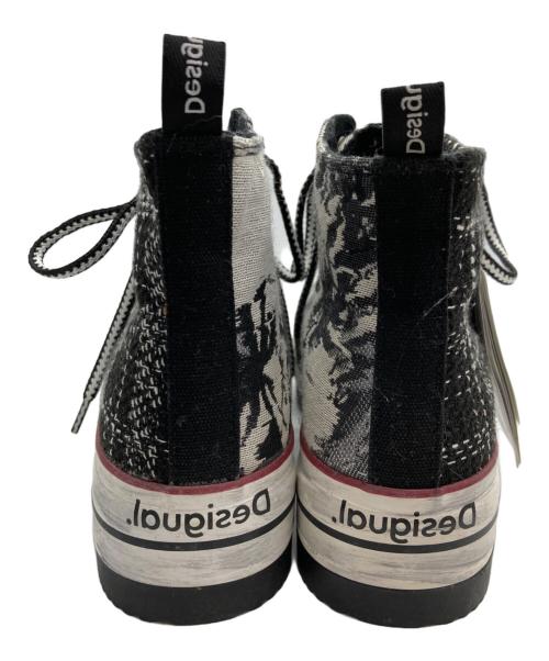 Desigual（デシグアル）Desigual (デシグアル) タータンチェック 厚底ハイカットスニーカー/ヴィンテージ加工 ブラック サイズ:UK5/EU38の古着・服飾アイテム