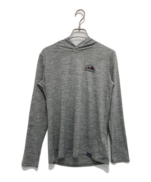 Patagonia（パタゴニア）Patagonia (パタゴニア) キャプリーングラフィックフーディ グレー サイズ:XSの古着・服飾アイテム