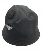 PRADAプラダ）の古着「トライアングルロゴバケットハット」｜ブラック