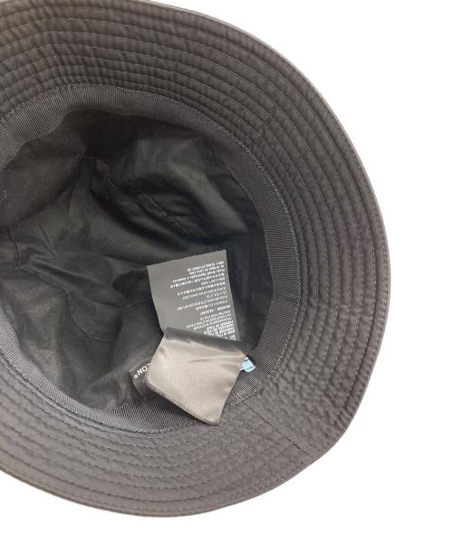 PRADA（プラダ）PRADA (プラダ) トライアングルロゴバケットハット ブラック サイズ:Mの古着・服飾アイテム