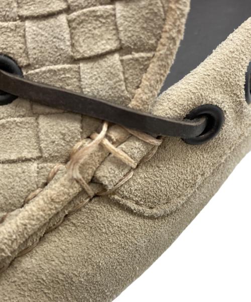 BOTTEGA VENETA（ボッテガベネタ）BOTTEGA VENETA (ボッテガベネタ) スエード イントレチャート ドライビングシューズ ベージュ サイズ:41の古着・服飾アイテム