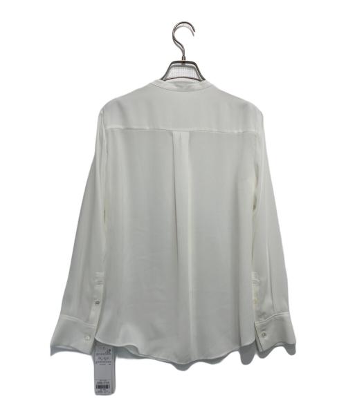 icB（アイシービー）icB (アイシービー) BackSatinAmunzen キーネックブラウス ホワイト サイズ:XS 未使用品の古着・服飾アイテム