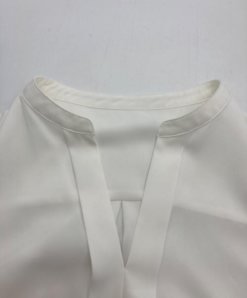 icB（アイシービー）icB (アイシービー) BackSatinAmunzen キーネックブラウス ホワイト サイズ:XS 未使用品の古着・服飾アイテム