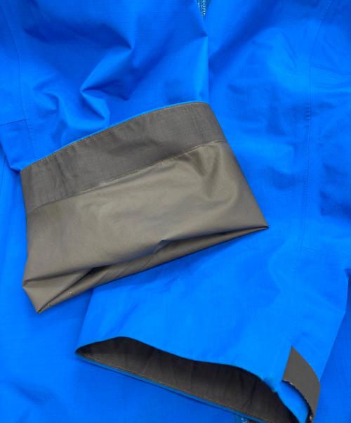 ARC'TERYX（アークテリクス）ARC'TERYX (アークテリクス) BETA SL JACKET ブルー サイズ:Mの古着・服飾アイテム