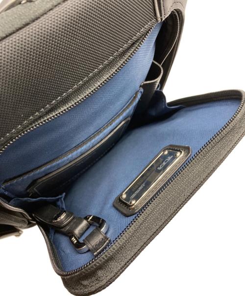 TUMI（トゥミ）TUMI (トゥミ) アライブオルカン CROSSBODY ブラックの古着・服飾アイテム