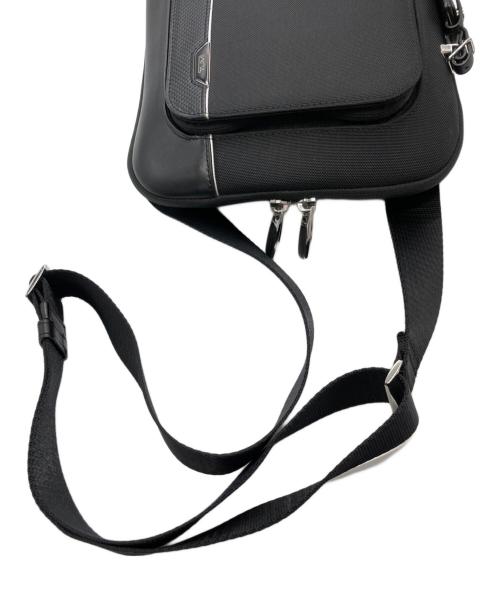 TUMI（トゥミ）TUMI (トゥミ) アライブオルカン CROSSBODY ブラックの古着・服飾アイテム