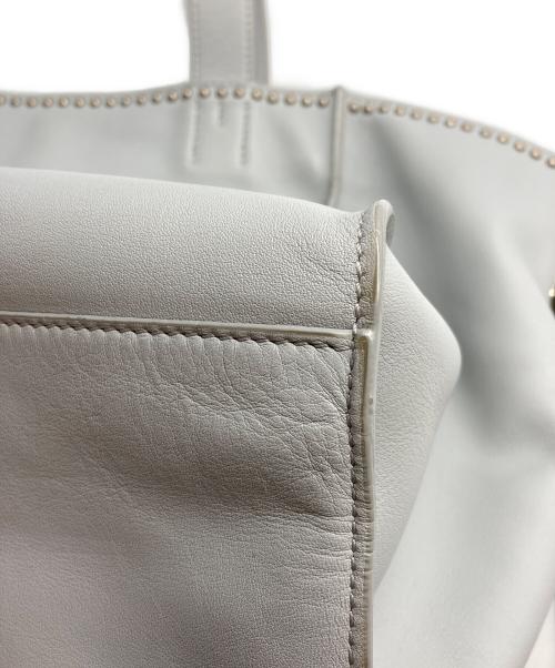 J&M DAVIDSON（ジェイ＆エム デヴィッドソン）J&M DAVIDSON (ジェイ＆エム デヴィッドソン) スタッズトートバッグ グレーの古着・服飾アイテム