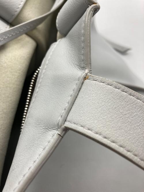 J&M DAVIDSON（ジェイ＆エム デヴィッドソン）J&M DAVIDSON (ジェイ＆エム デヴィッドソン) スタッズトートバッグ グレーの古着・服飾アイテム