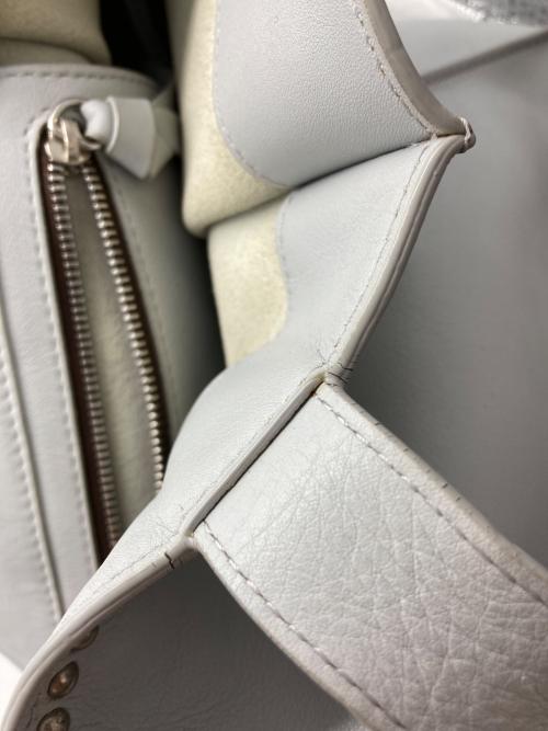 J&M DAVIDSON（ジェイ＆エム デヴィッドソン）J&M DAVIDSON (ジェイ＆エム デヴィッドソン) スタッズトートバッグ グレーの古着・服飾アイテム