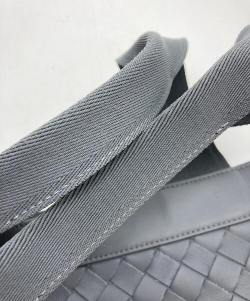 BOTTEGA VENETA（ボッテガベネタ）BOTTEGA VENETA (ボッテガベネタ) イントレチャートトートバッグ グレーの古着・服飾アイテム