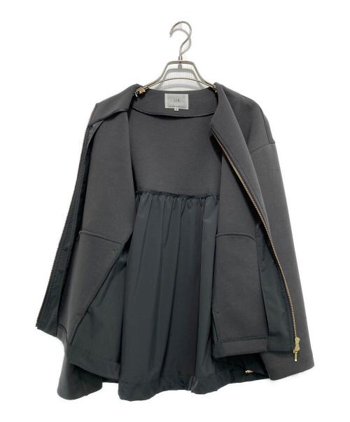 23区（ニジュウサンク）23区 (ニジュウサンク) コットンエアー ギャザー ライトアウター グレー サイズ:38の古着・服飾アイテム