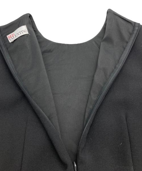 RED VALENTINO（レッドヴァレンティノ）RED VALENTINO (レッドヴァレンティノ) ノースリーブワンピース ブラック サイズ:38（160/80A）の古着・服飾アイテム
