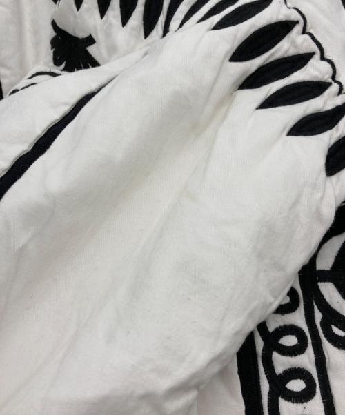 SLOBE IENA（スローブ イエナ）SLOBE IENA (スローブ イエナ) 刺しゅうキルティングブルゾン ホワイト×ブラック サイズ:-の古着・服飾アイテム