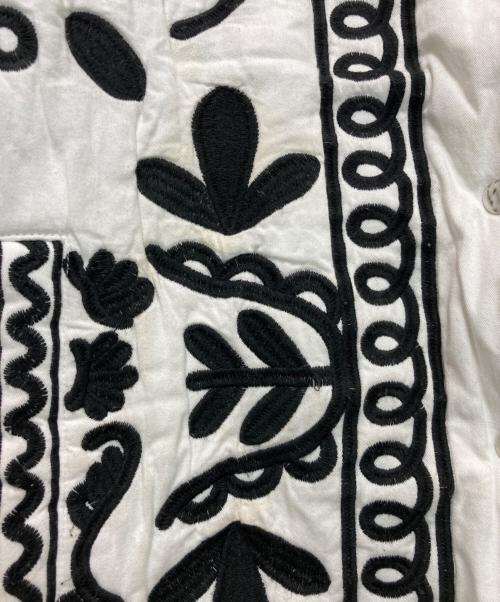 SLOBE IENA（スローブ イエナ）SLOBE IENA (スローブ イエナ) 刺しゅうキルティングブルゾン ホワイト×ブラック サイズ:-の古着・服飾アイテム