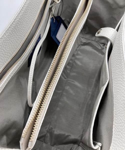 A.D.M.J.（エーディーエムジェイ）A.D.M.J. (エーディーエムジェイ) レザートートバッグ ホワイトの古着・服飾アイテム