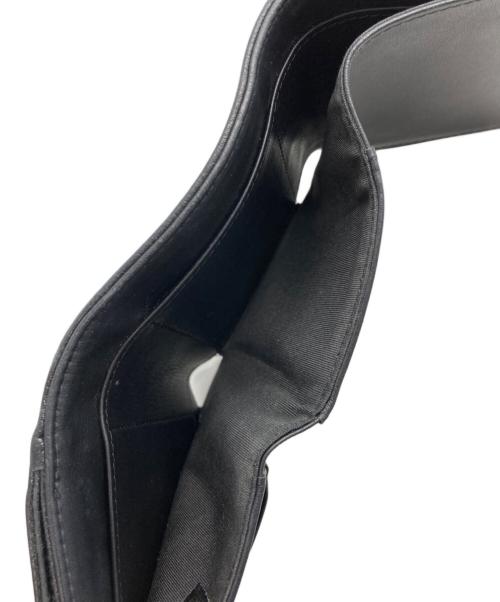 CHANEL（シャネル）CHANEL (シャネル) カメリア キャビアスキン3つ折り財布 ブラックの古着・服飾アイテム