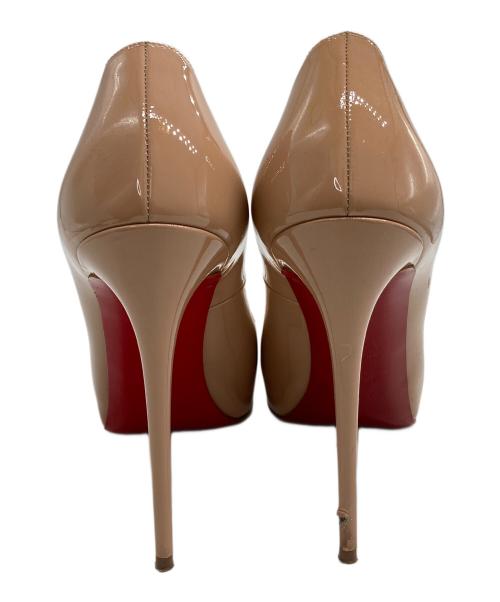 Christian Louboutin（クリスチャン・ルブタン）Christian Louboutin (クリスチャン・ルブタン) オープントゥーパンプス ベージュ サイズ:37の古着・服飾アイテム