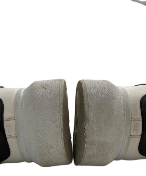 ALEXANDER McQUEEN（アレキサンダーマックイーン）ALEXANDER McQUEEN (アレキサンダーマックイーン) オーバーサイズドスニーカー ホワイト サイズ:43.5の古着・服飾アイテム