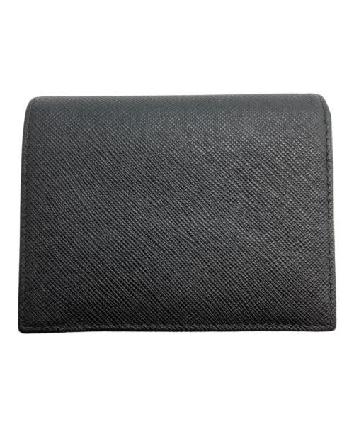 PRADA（プラダ）PRADA (プラダ) サフィアーノトライアングル2つ折り財布 ブラックの古着・服飾アイテム