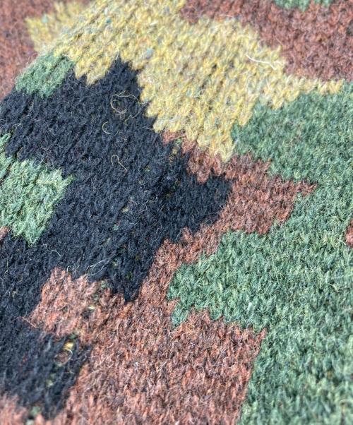 MIU MIU（ミュウミュウ）MIU MIU (ミュウミュウ) 迷彩クルーネックニット カーキ サイズ:38（165/76A）の古着・服飾アイテム