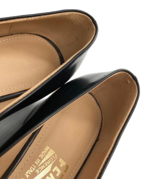 Ferragamo（フェラガモ）Ferragamo (フェラガモ) NERO CALF ヴァラリボン パンプス ブラック サイズ:4½の古着・服飾アイテム