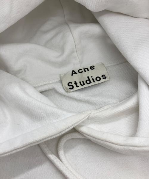 Acne studios（アクネ ストゥディオス）Acne studios (アクネ ストゥディオス) JOGHY EMBOSS クロップドパーカー ホワイト サイズ:Mの古着・服飾アイテム