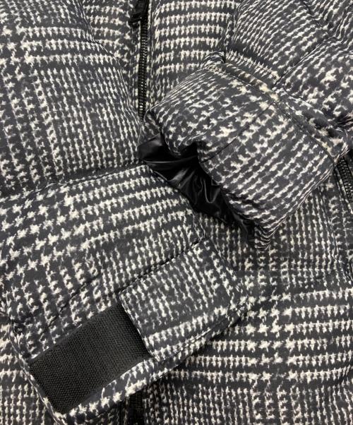 BLACK LABEL CRESTBRIDGE（ブラックレーベル クレストブリッジ）BLACK LABEL CRESTBRIDGE (ブラックレーベル クレストブリッジ) グレンチェックプリント ダウンジャケット ホワイト×ブラック サイズ:Lの古着・服飾アイテム