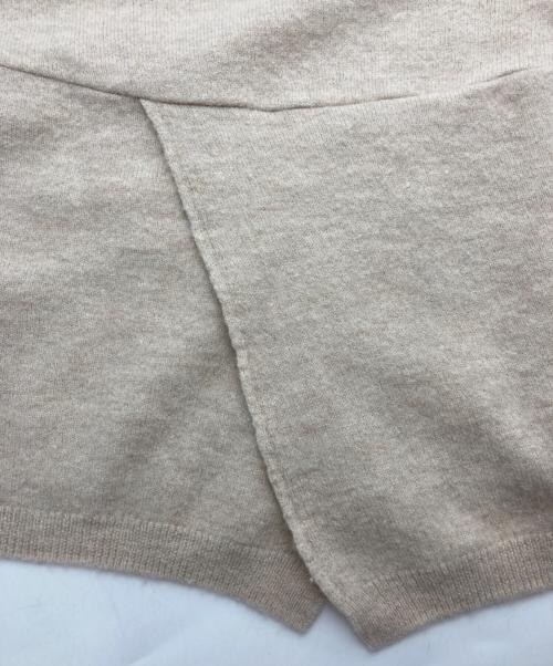 45R（フォーティファイブ・アール）45R (フォーティファイブ・アール) フラワーモチーフ フロート縮絨 ニット ベスト ベージュ サイズ:3の古着・服飾アイテム