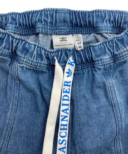 adidas（アディダス）adidas (アディダス) KSENIA SCHNAIDER (クセニア シュナイダー) デニム フレイドジーンズ インディゴ サイズ:Lの古着・服飾アイテム