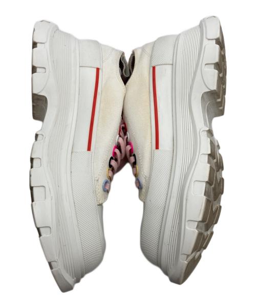 ALEXANDER McQUEEN（アレキサンダーマックイーン）ALEXANDER McQUEEN (アレキサンダーマックイーン) TREAD SLICK ローカットスニーカー ホワイト サイズ:36の古着・服飾アイテム