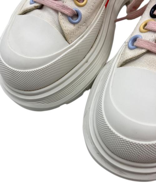 ALEXANDER McQUEEN（アレキサンダーマックイーン）ALEXANDER McQUEEN (アレキサンダーマックイーン) TREAD SLICK ローカットスニーカー ホワイト サイズ:36の古着・服飾アイテム