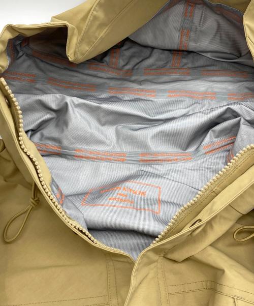 maison kitsune（メゾンキツネ）maison kitsune (メゾンキツネ) CAMP PARKA カーキ サイズ:XL 未使用品の古着・服飾アイテム