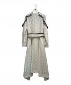 BORDERS at BALCONYボーダーズアットバルコニー）の古着「RUFFLE SHOULDER DOTS DRESS」｜ホワイト