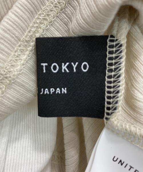 UNITED TOKYO（ユナイテッドトーキョー）UNITED TOKYO (ユナイテッドトーキョー) 3WAYレイヤードスリットプルオーバー ベージュ×ホワイト サイズ:FREE 未使用品の古着・服飾アイテム