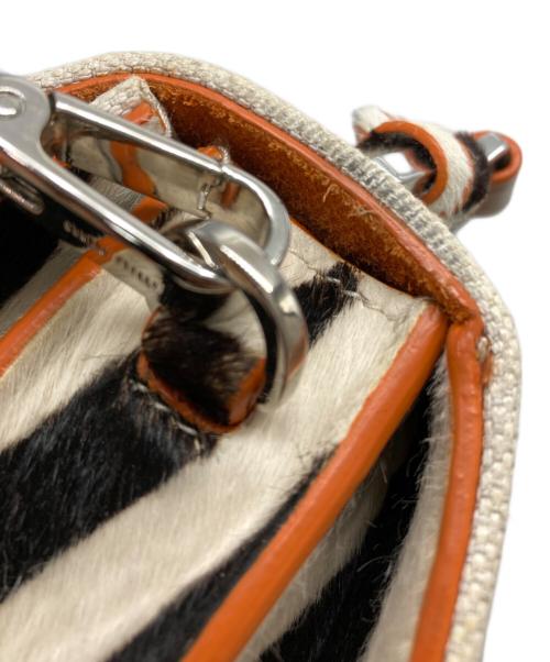 MIU MIU（ミュウミュウ）MIU MIU (ミュウミュウ) マドラス ハラココンビ2WAYバッグ ホワイト×ベージュの古着・服飾アイテム