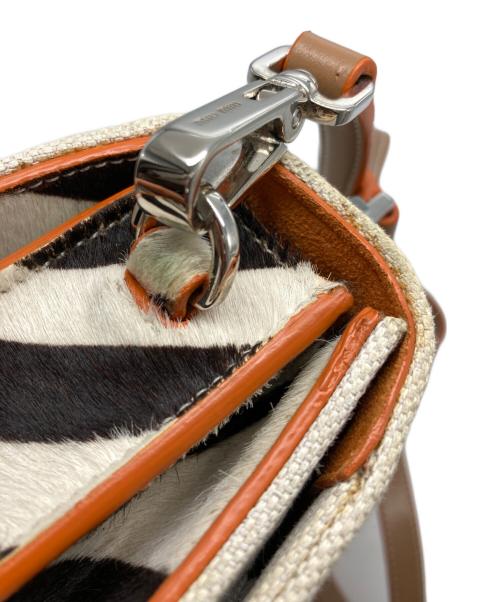 MIU MIU（ミュウミュウ）MIU MIU (ミュウミュウ) マドラス ハラココンビ2WAYバッグ ホワイト×ベージュの古着・服飾アイテム