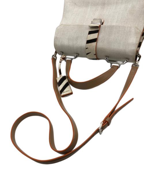 MIU MIU（ミュウミュウ）MIU MIU (ミュウミュウ) マドラス ハラココンビ2WAYバッグ ホワイト×ベージュの古着・服飾アイテム